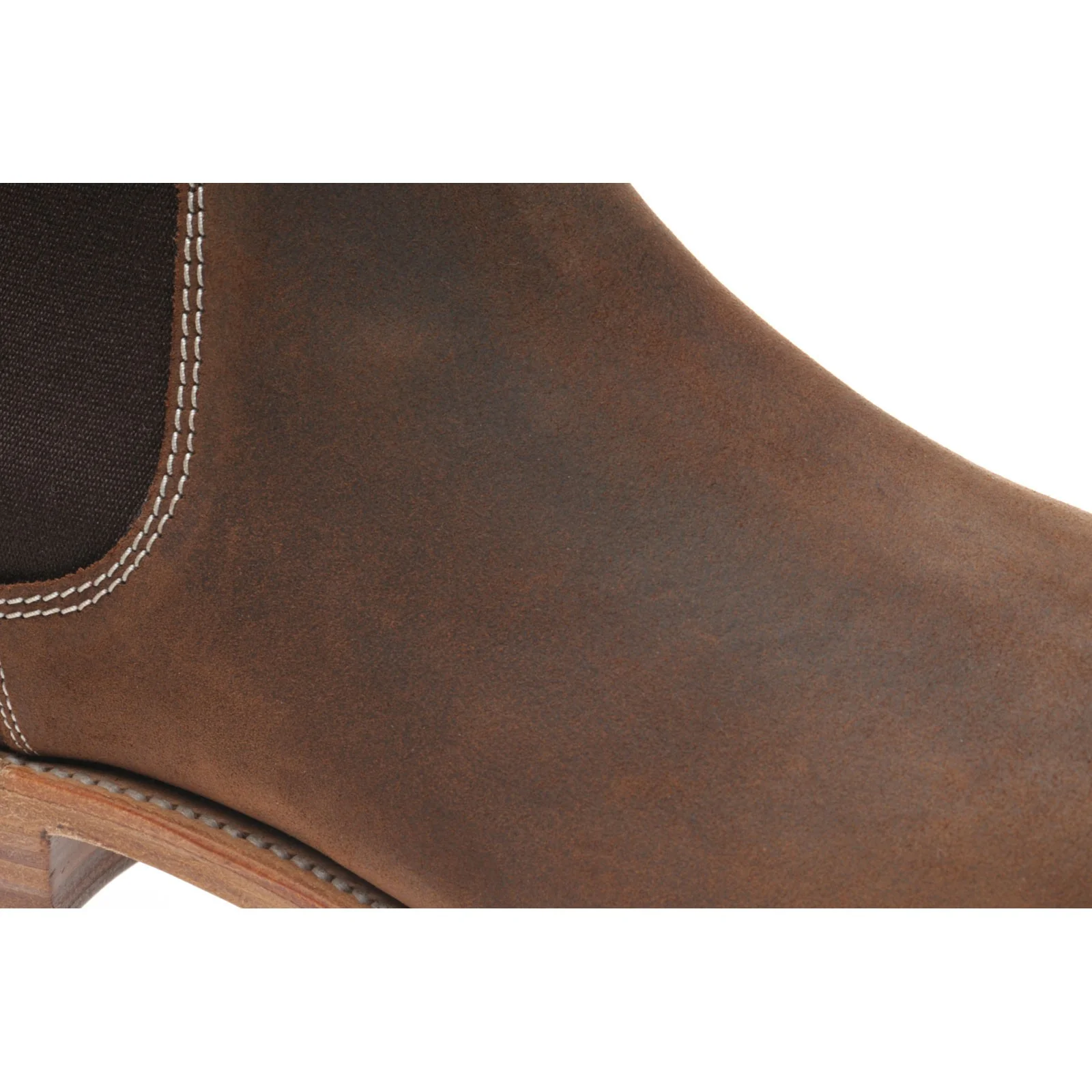 Herring Coburn mens Chelsea boots in brown waxy suede - Image 4