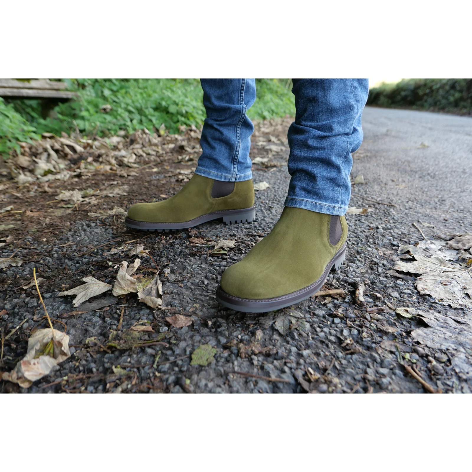 Herring Parrett mens rubber-soled Chelsea boots in green suede - Image 6