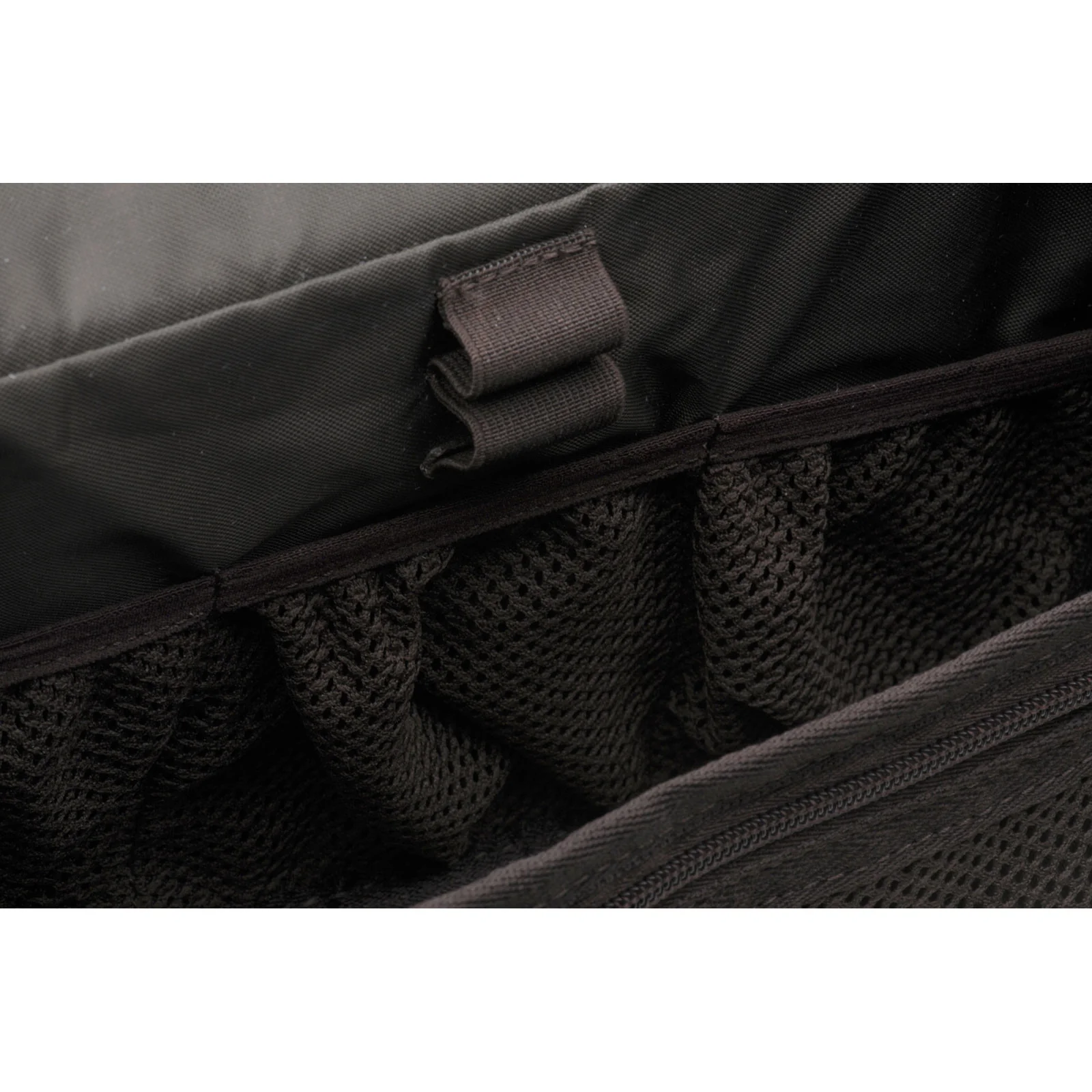 Herring Spruce Washbag in mahogany grain - Image 5
