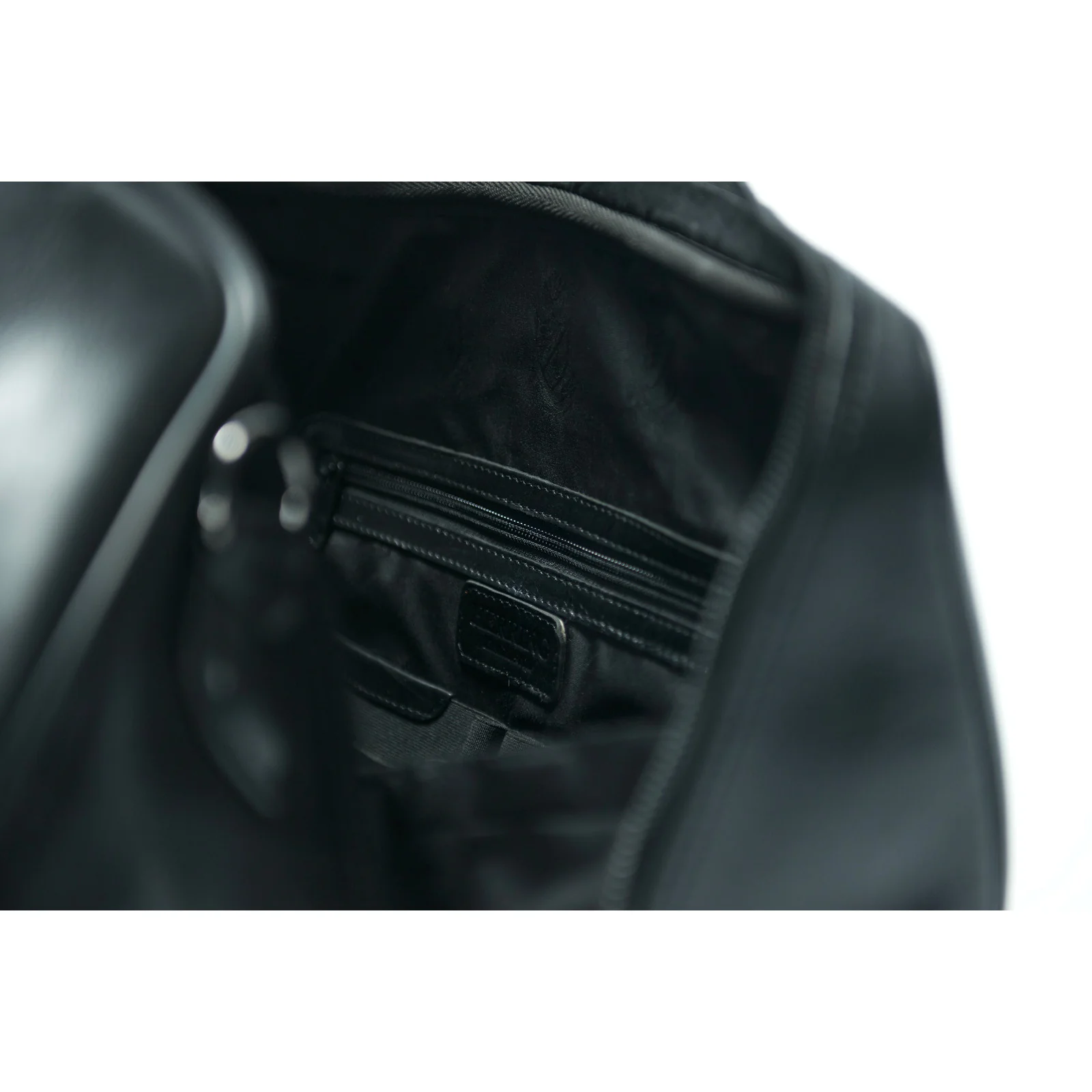 Herring Thurlestone Holdall in black - Image 6